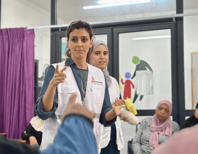 MSF staff train Palestinian women on basic first aid in the West Bank.