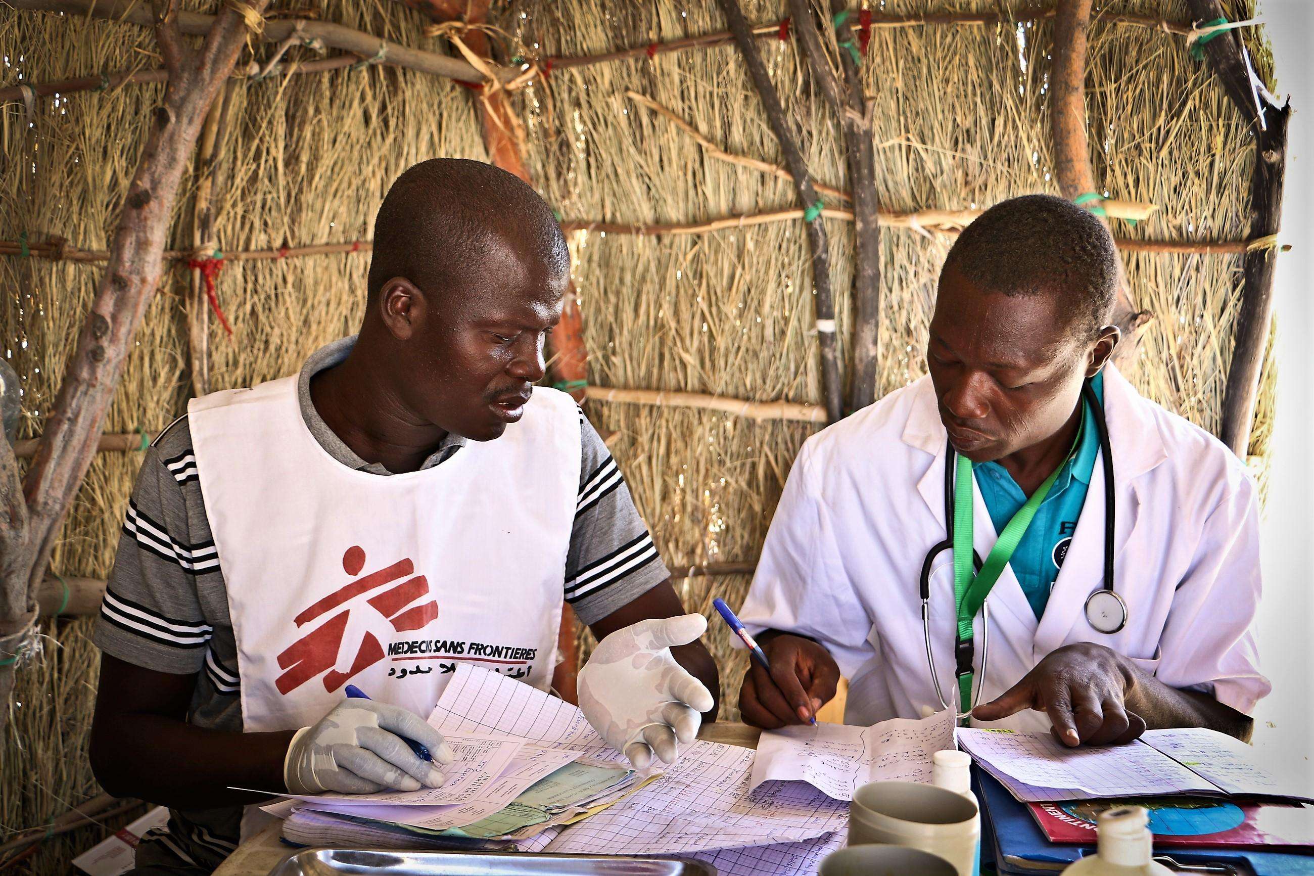 Staff working at a mobile clinic set up by MSF at the Tataveron IDP site, Lake Chad.